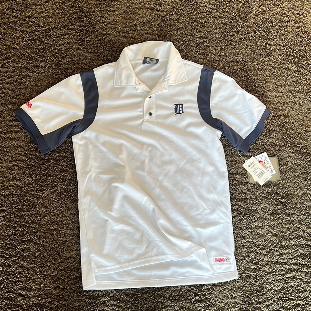 Small Detroit Tigers Polo NWT Stitches